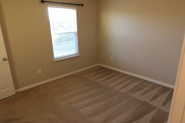 Building Photo - 14718 Fells Ln