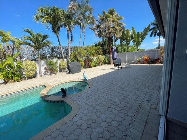Building Photo - 15957 NW 77th Pl