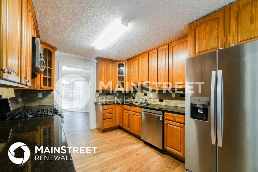 Building Photo - 2699 Douglas Ct