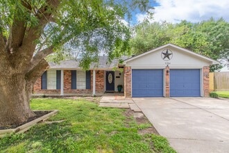 Building Photo - 5704 Leggett Ln