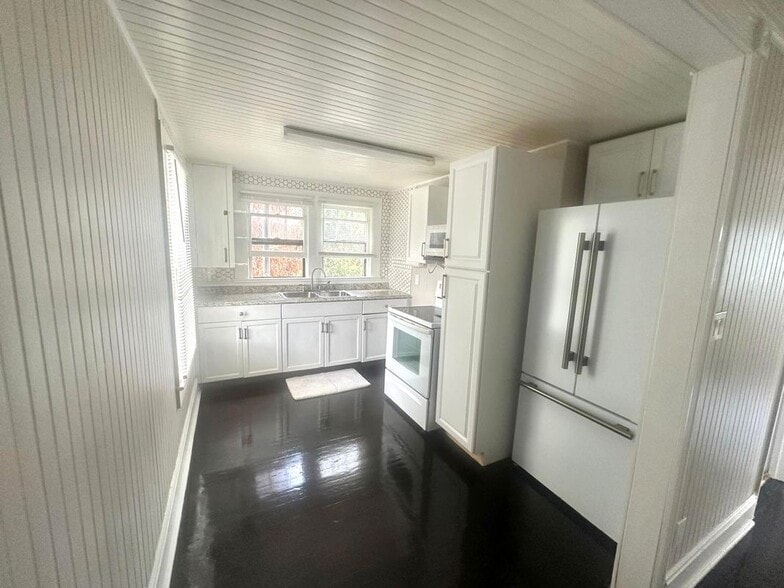 Building Photo - 136 N 15th St