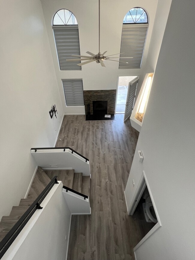 Building Photo - 7835 E Glenrosa Ave