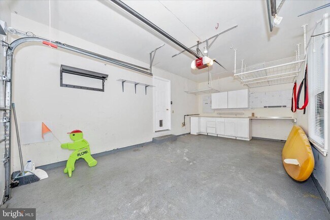 Building Photo - 6634 Rockridge Rd