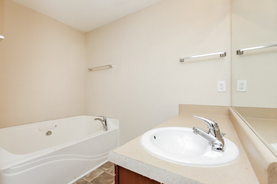 Building Photo - 312 Gun Range Rd