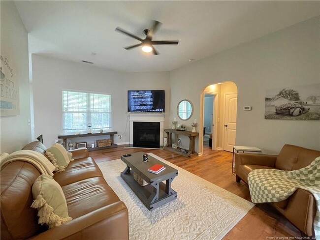 Building Photo - 178 Angel Oak Dr