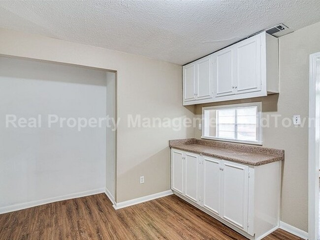 Building Photo - Charming 3-Bedroom Home with Spacious Yard in Garland