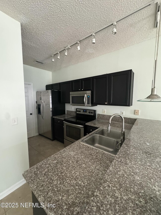 Building Photo - 454 Sherwood Oaks Dr