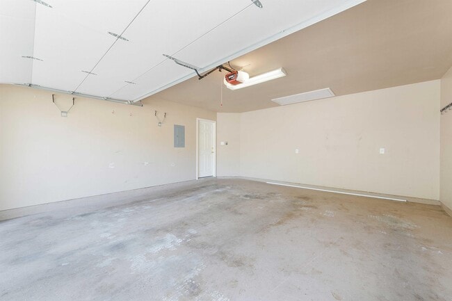 Building Photo - 5601 Lomita Verde Cir