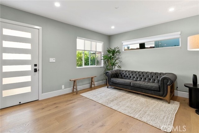 Building Photo - 354 La Perle Pl