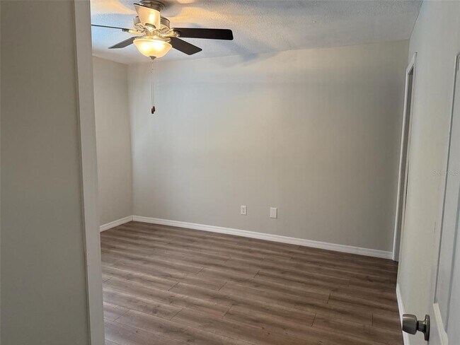 Building Photo - 6519 W Newberry Rd