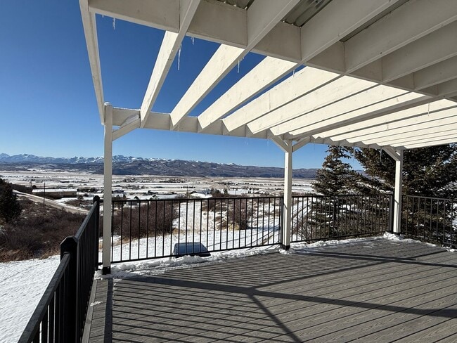 Building Photo - Beautiful mountain home now available in Kamas, UT