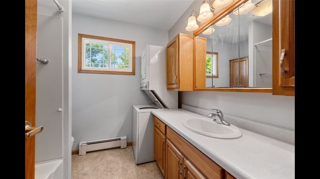 Building Photo - 1000-1013 13th St