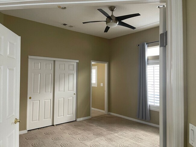 Building Photo - 5 BDR/ 4.5 BTH, Triple Master Home includi...