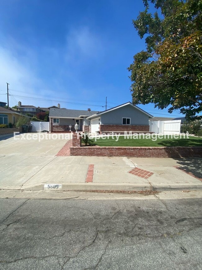 Building Photo - Great 4 bedroom 2 bath single story home