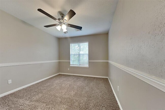 Building Photo - 11942 Hillbrook Dr
