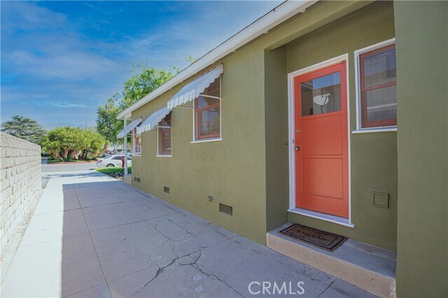 Building Photo - 1562 Riverside Dr