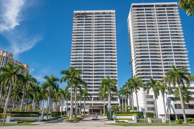 Building Photo - 525 S Flagler Dr