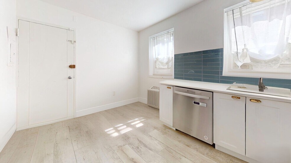 Building Photo - 465 Arborway