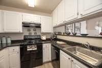 Building Photo - Autumn Oaks Apartments