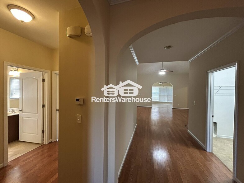 Building Photo - 6120 Edgefield Ln