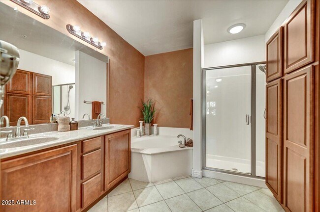 Building Photo - 5450 E Deer Valley Dr