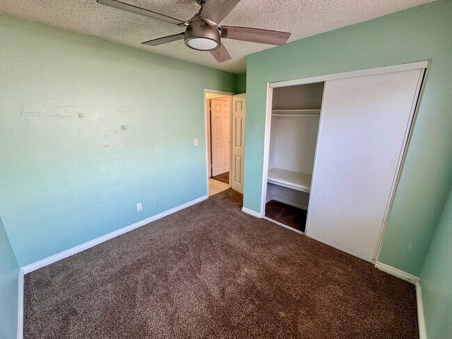Building Photo - Nice 2 Bedroom Home with Large Backyard an...