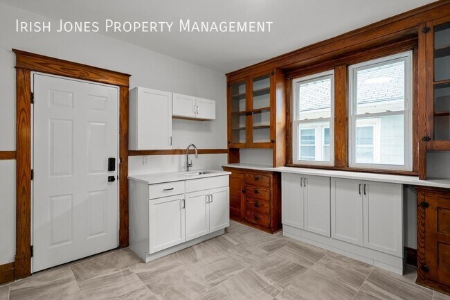 Building Photo - 33 Harding Rd