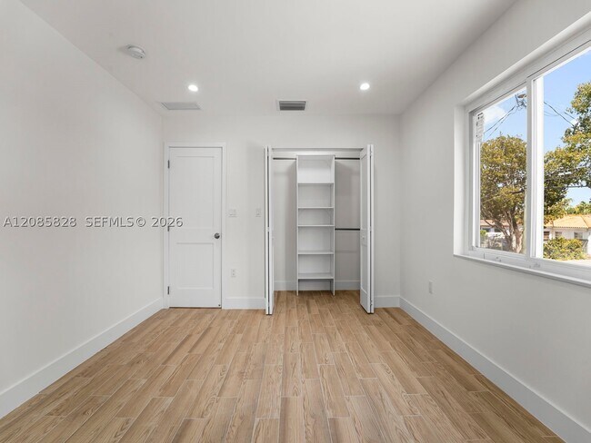 Building Photo - 238 NW 41st Ave