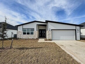 Building Photo - 340 Lucy Rd