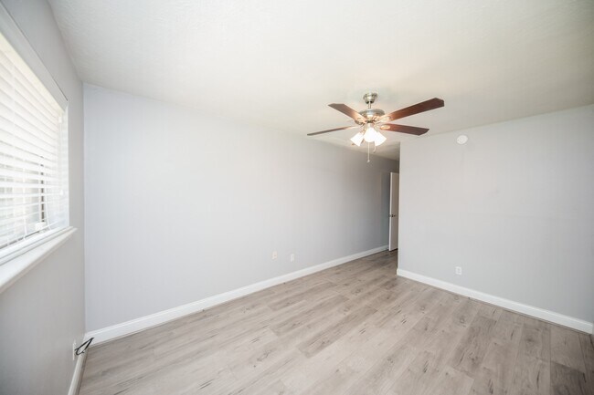 Building Photo - 2903 Pepperwood Dr