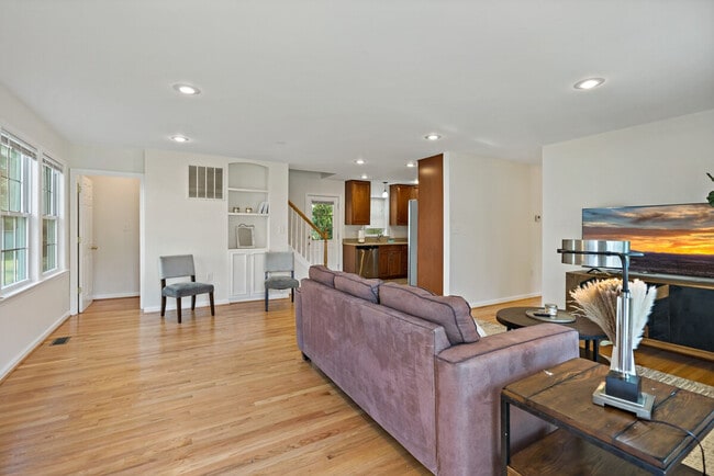 Building Photo - 6505 Columbia Pike