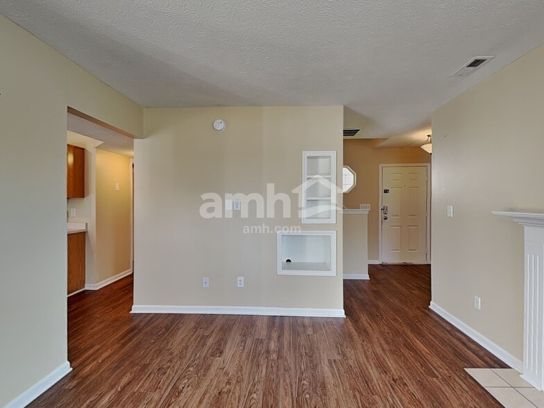 Building Photo - 10619 Northern Dancer Dr