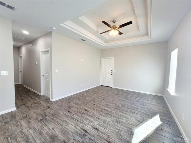 Building Photo - 1304 Vani Dr