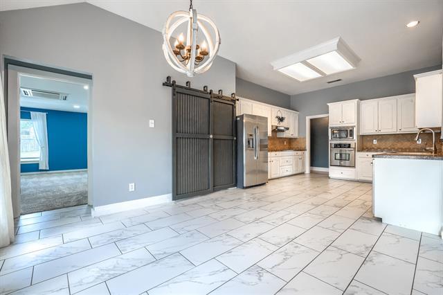 Building Photo - 1865 Farm to Market Rd 552