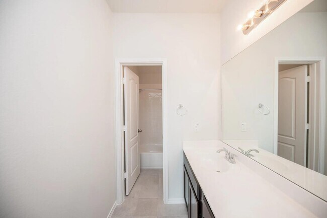 Building Photo - 32402 Clouser Crawdad Ct