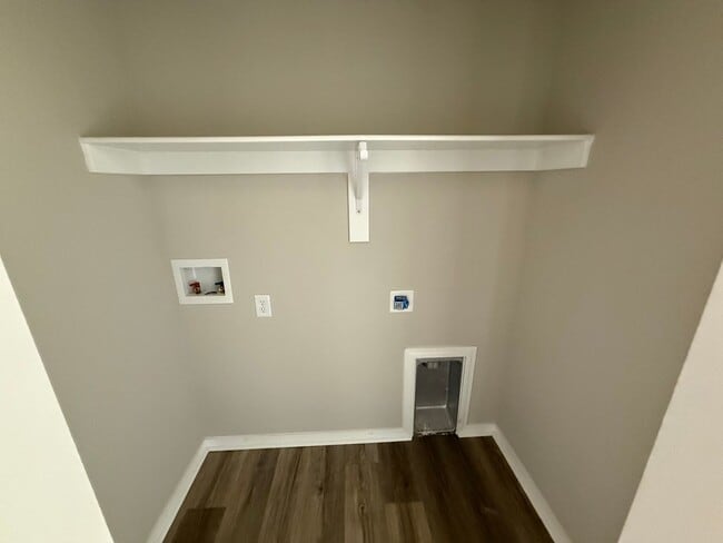 Building Photo - 6153 Discovery Trl