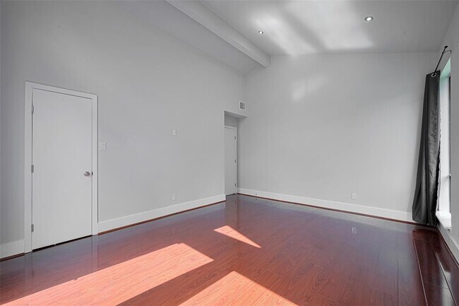 Building Photo - 1014 Fleetwood Pl Dr