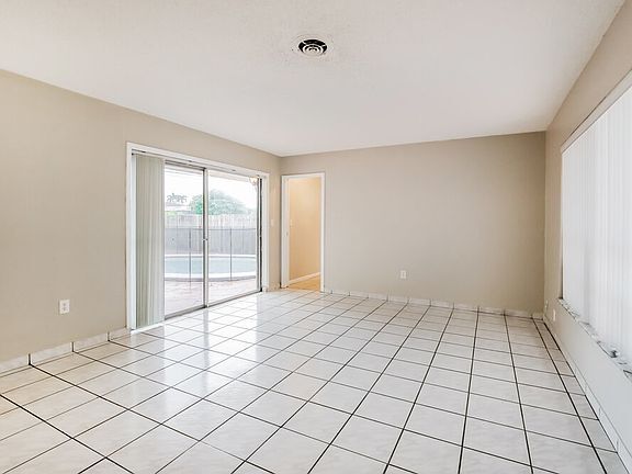 Building Photo - 7301 Tropicana St