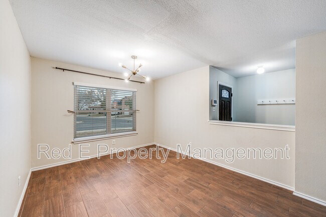 Building Photo - 6858 Celes Meadow Dr