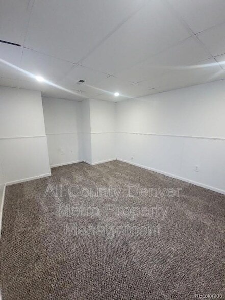 Building Photo - 12151 Bellaire Pl