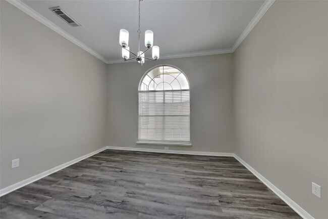 Building Photo - 7022 Echo Pines Dr