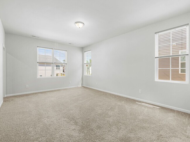 Building Photo - 408 Blockade Shl Ln
