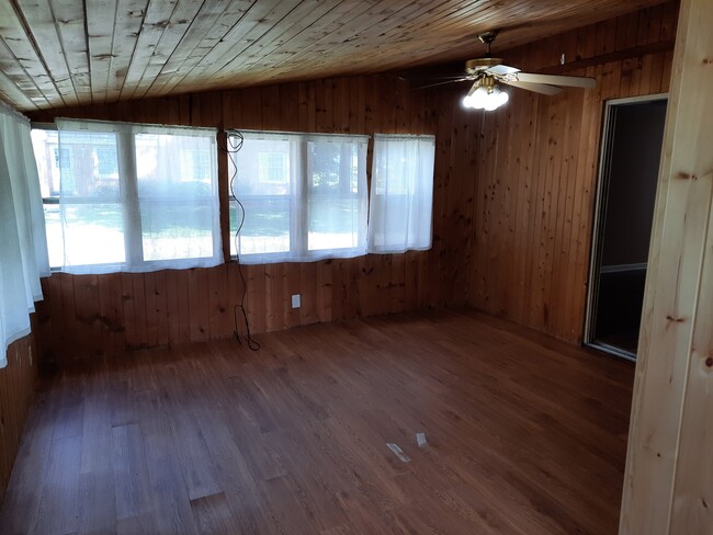 Building Photo - 4601 Washington Ave SE