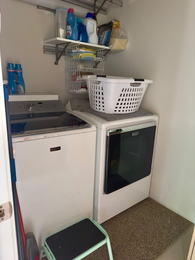 Building Photo - 904 Kupulau Dr