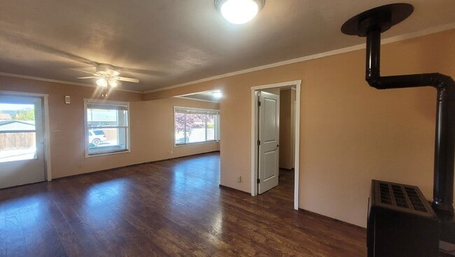 Building Photo - 2735 W Jay Ave