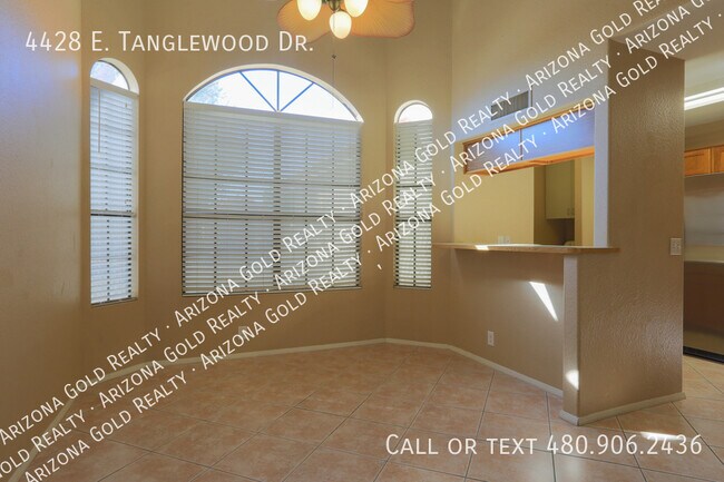 Building Photo - 4428 E Tanglewood Dr