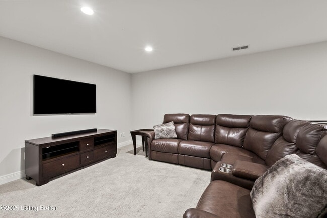 Building Photo - 10910 Kings Crown Dr