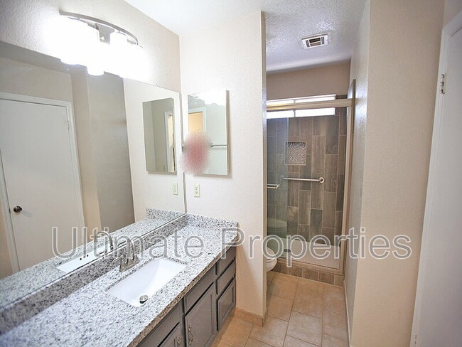 Building Photo - 948 E Escuda Dr