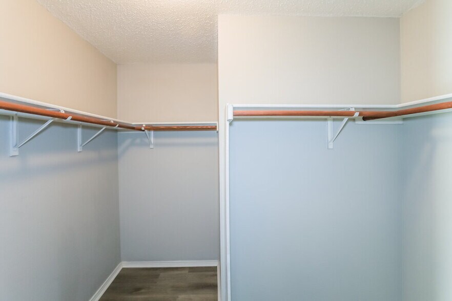 Building Photo - 541 Magdalen Ave