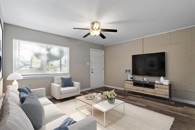 Building Photo - Renovated 2BR/1BA Apts Near Downtown Raleigh. 1 Mile to 1-440. Pets Welcome.